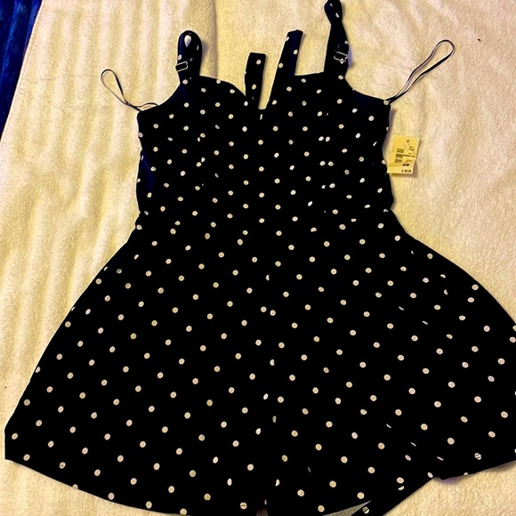 Romper - Picture 1 of 3